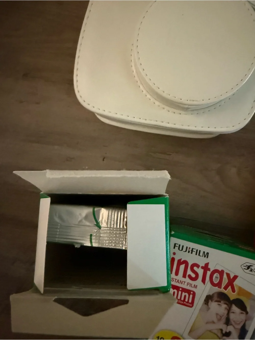 Fujifilm Instax Mini 8 Instant Camera with White Carry Case -DOES NOT WORK